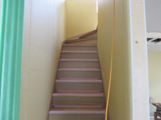 施工が完了した階段
